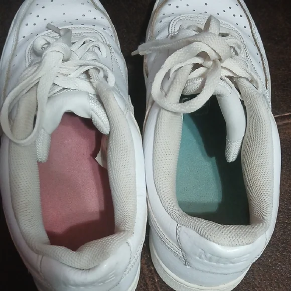 Nike Men's White Leather Sneakers - Picture 5 of 6